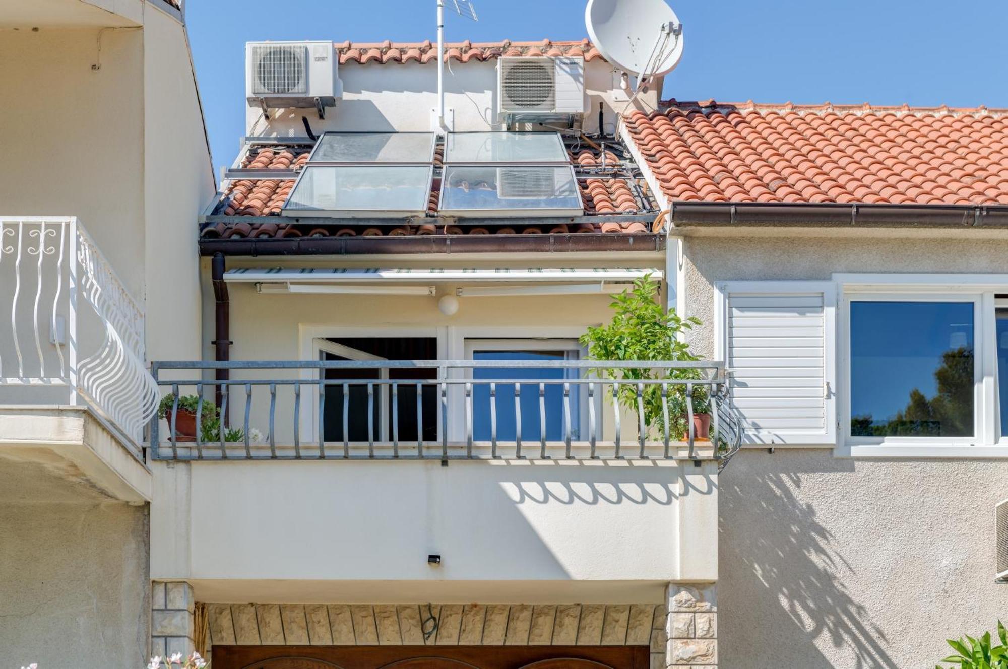 ספליט Beachfront Apartment Milan, With Balcony מראה חיצוני תמונה
